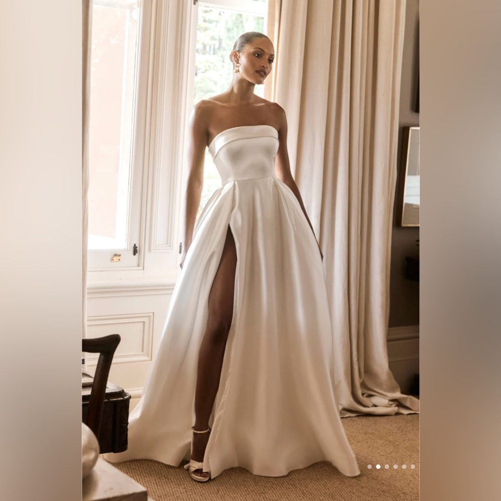 NEW WITH TAGS Meshki Eileen Wedding Gown